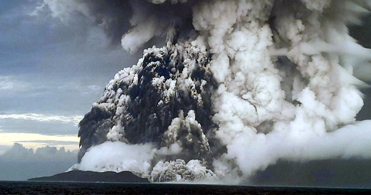 トンガ沖で起きた海底火山の大規模な噴火