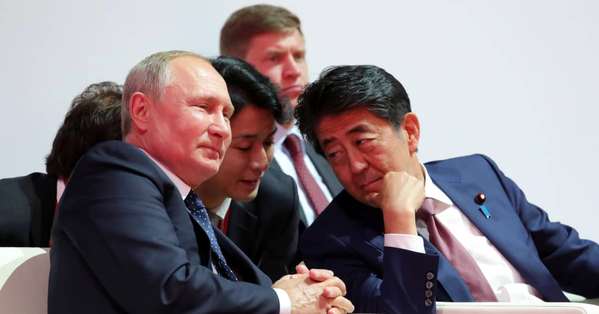 「ウラジーミル」「シンゾー」と呼び合うふたり。だが、安倍晋三元首相は、したたかなプーチンに踊らされていただけだった