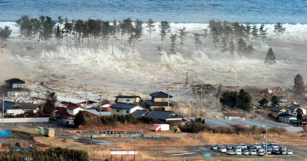 東日本大震災時の津波。南海トラフ地震では、約2倍の高さで到達する