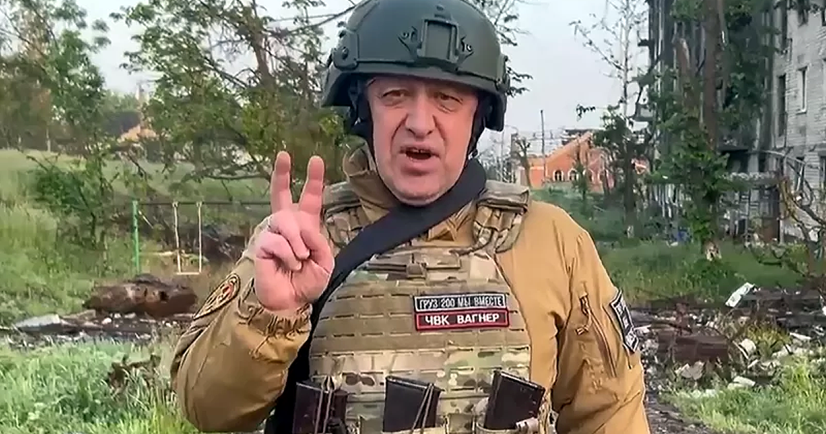 今年5月のプリゴジン氏。ウクライナ東部バフムート制圧に大きな役割を果たしたのち、後退するワグネル部隊を激励していた