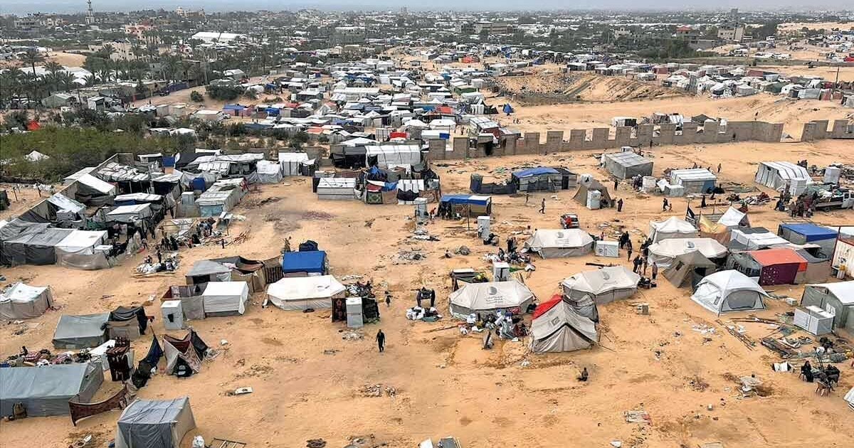 5月10日のラファ。イスラエル軍の攻撃激化で人々が別の場所へ避難し、テントも減った